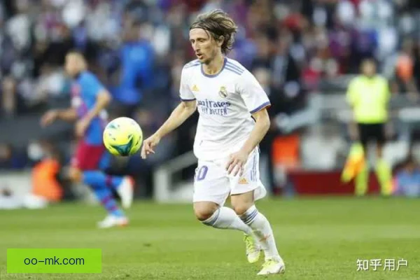 某前腰打磨心理预演技巧，关键球处理更稳